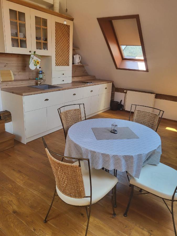 Roof Apartment Ztracena 올로모우츠 외부 사진